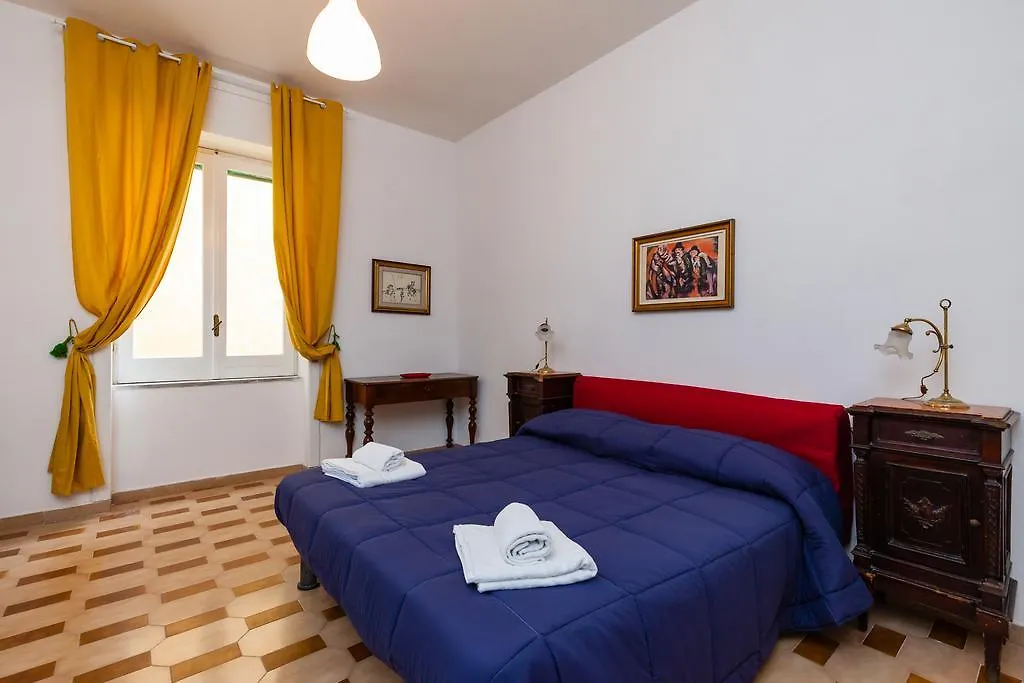 *** Guest house Locanda Toscano I - Bh55 Naples Italy