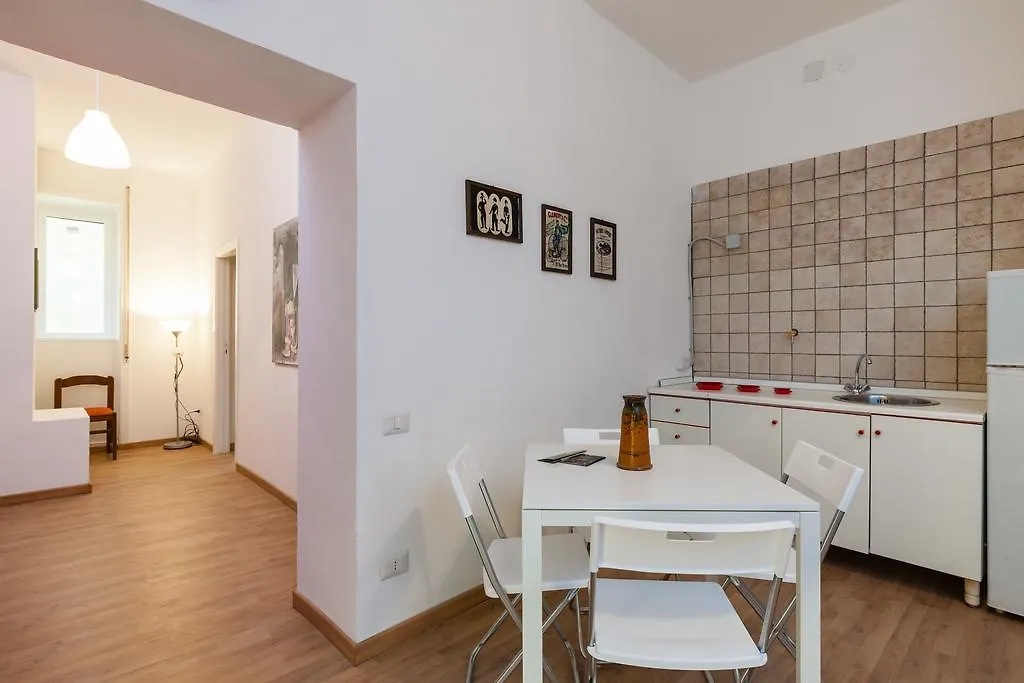 Locanda Toscano I - Bh55 Naples 3*,  Italy